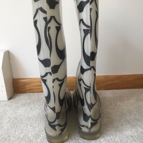 ⚡️⚡️SOLD⚡️⚡️Coach Rain Boots Size 8 - Picture 2 of 16